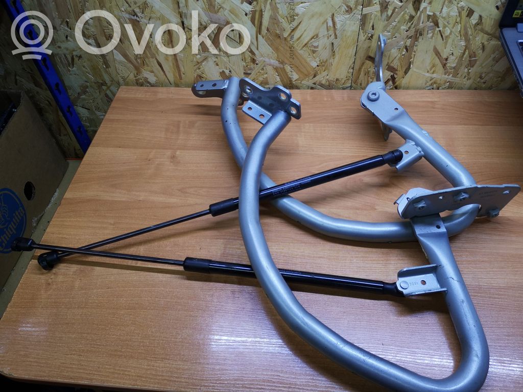Loading door hinge set   31349170,3133322,31349169