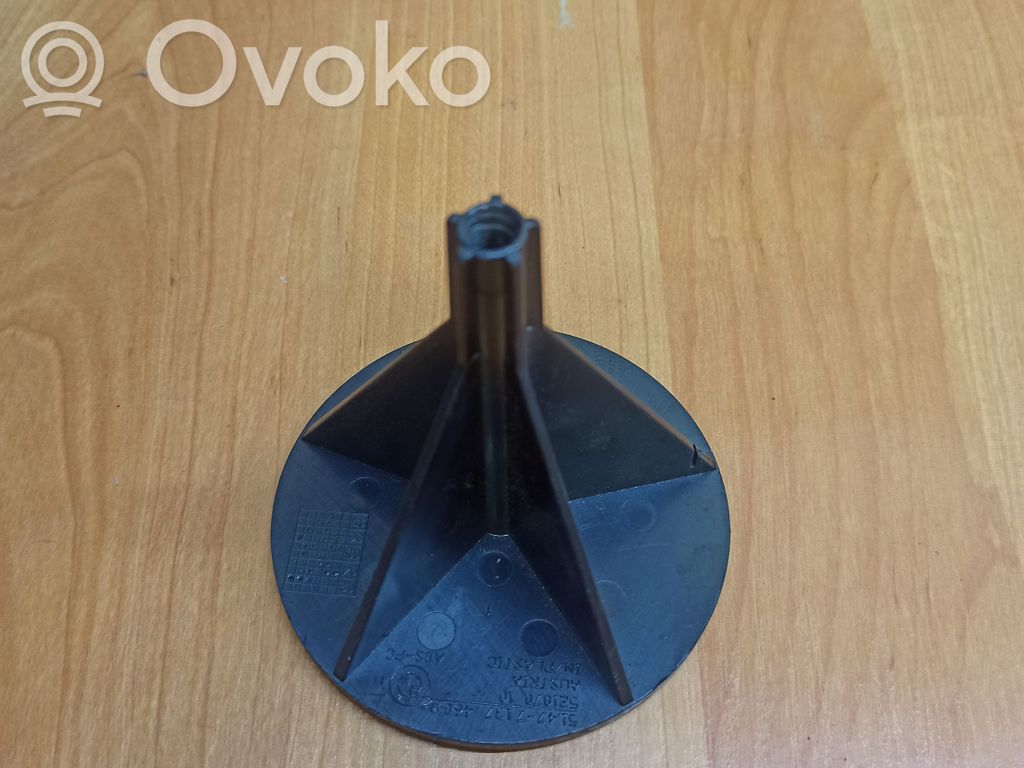 Spare wheel mounting bracket   51477137