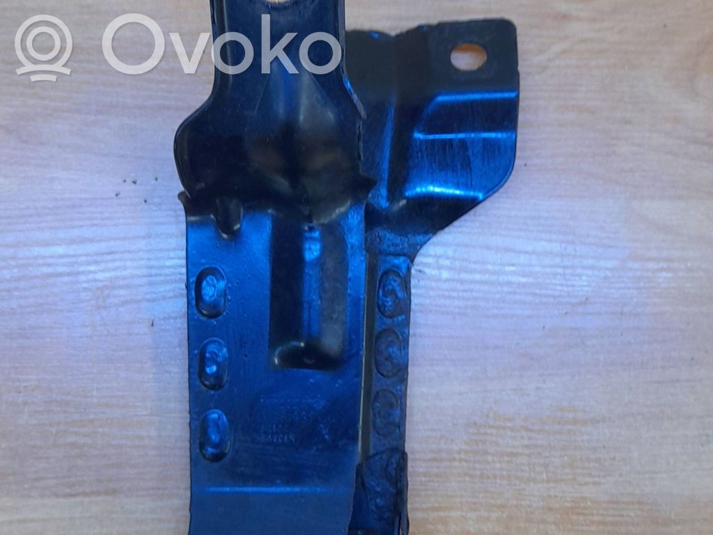 Radiator mount bracket   31261931