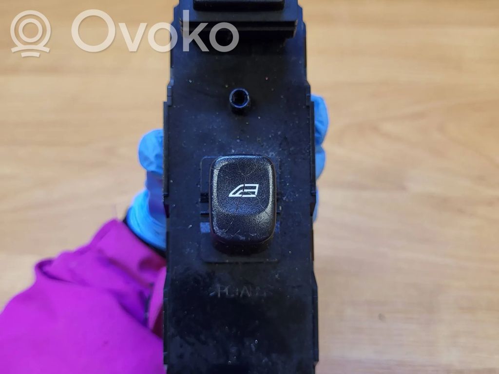 Volvo XC90 Electric window control switch 