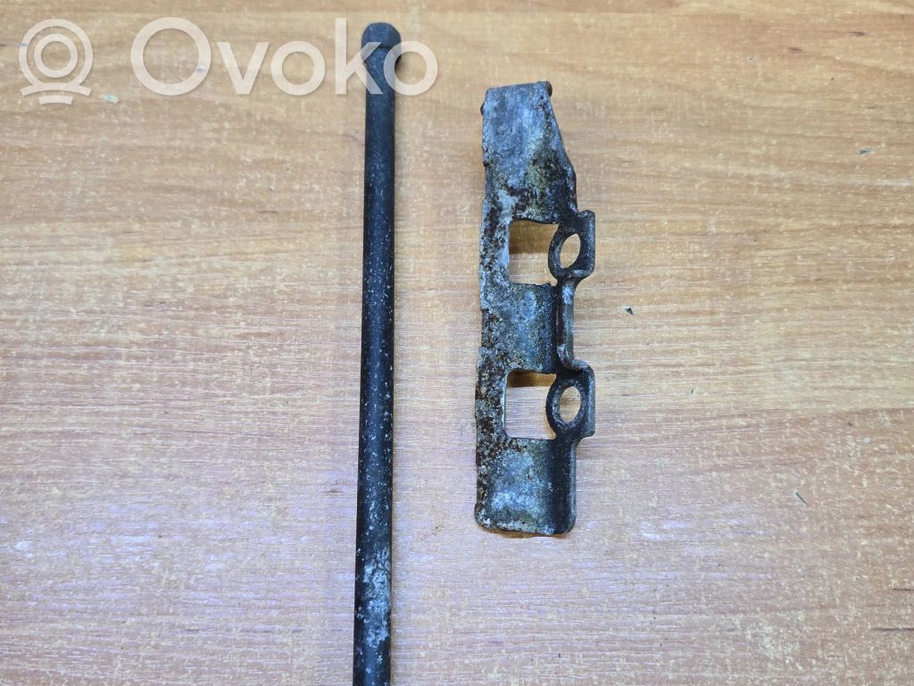 Battery bracket