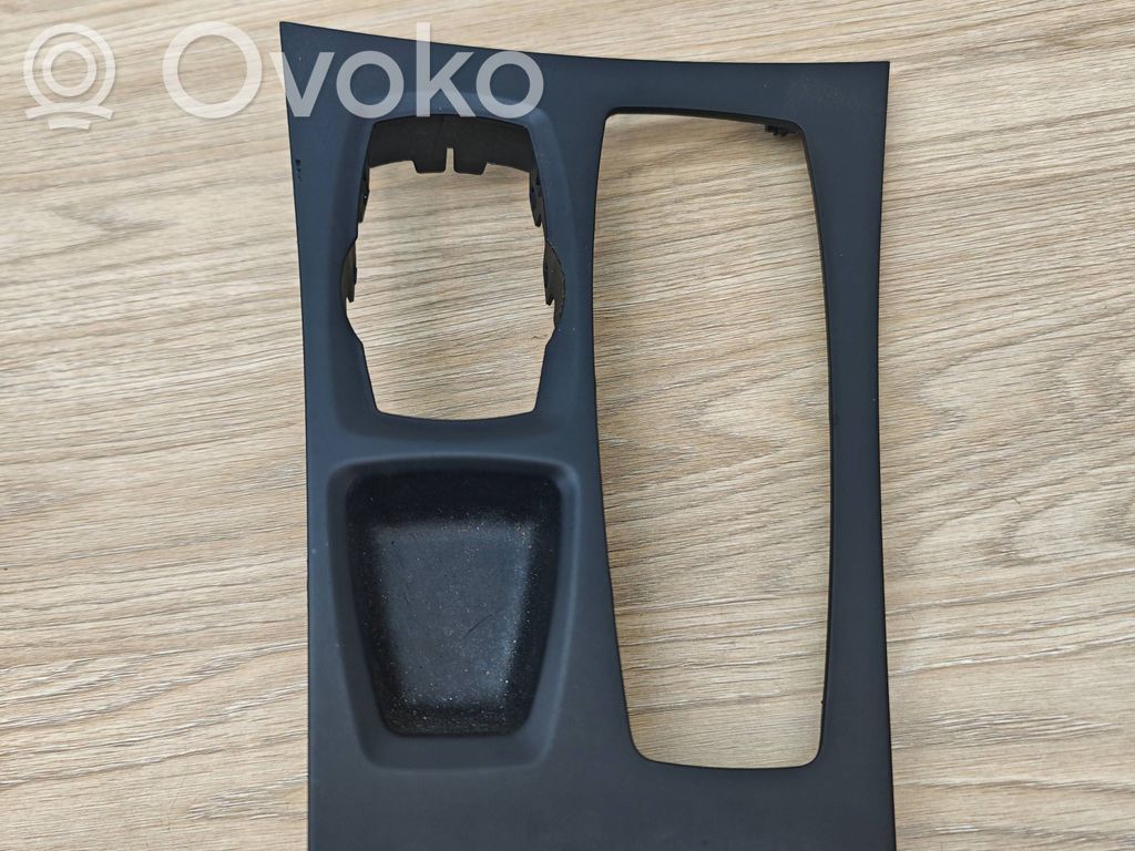 BMW X5 E70 Dashboard center trim panel 