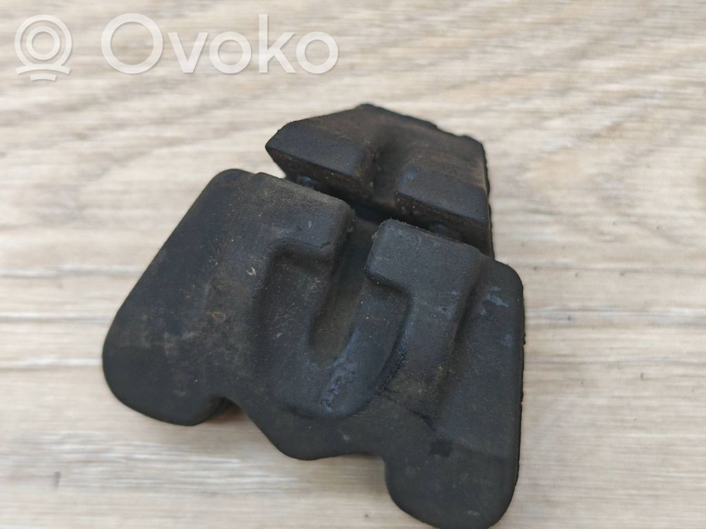 Radiator support slam panel bracket   7598791,10629612