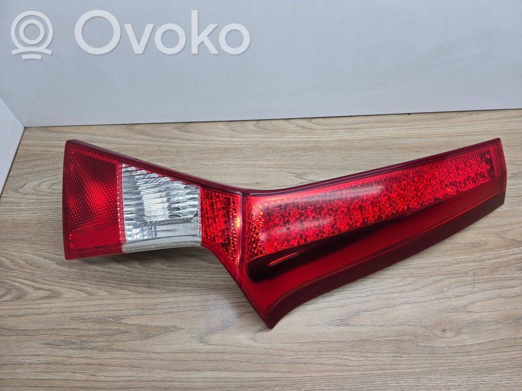 Tailgate rear/tail lights
