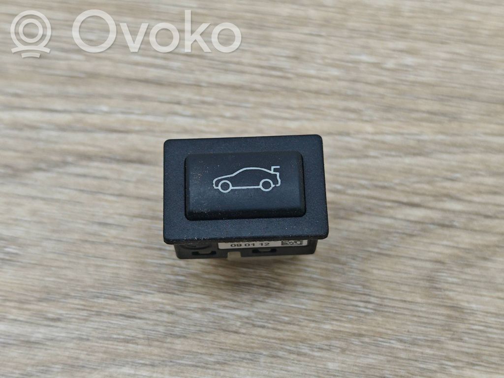 BMW 5 F10 F11 Przełącznik / Przycisk otwierania klapy bagażnika 