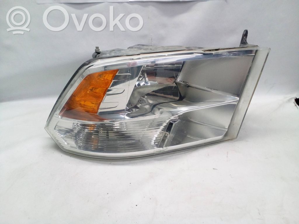 Dodge RAM Lampa przednia 