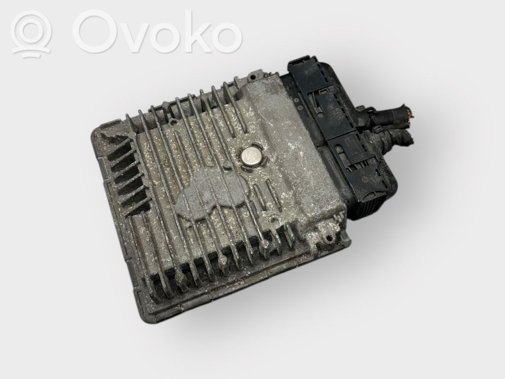 Volkswagen Golf VI Calculateur moteur ECU 