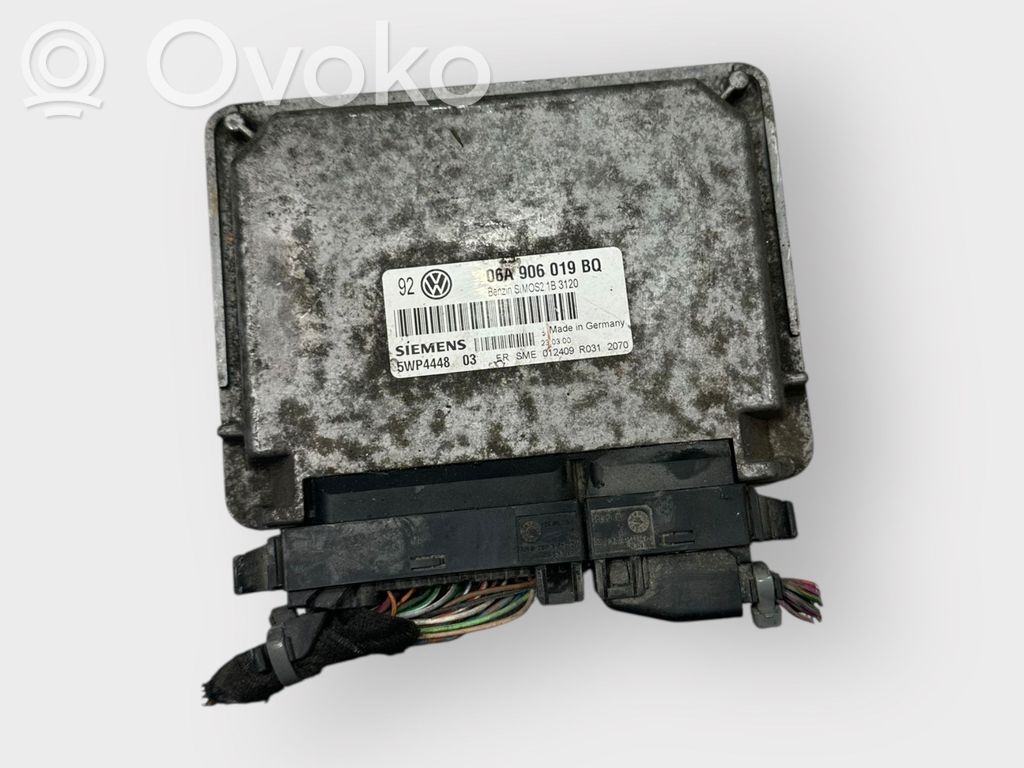 Engine control unit/module   06A906019BQ,SM0S21B3120,5WP444803