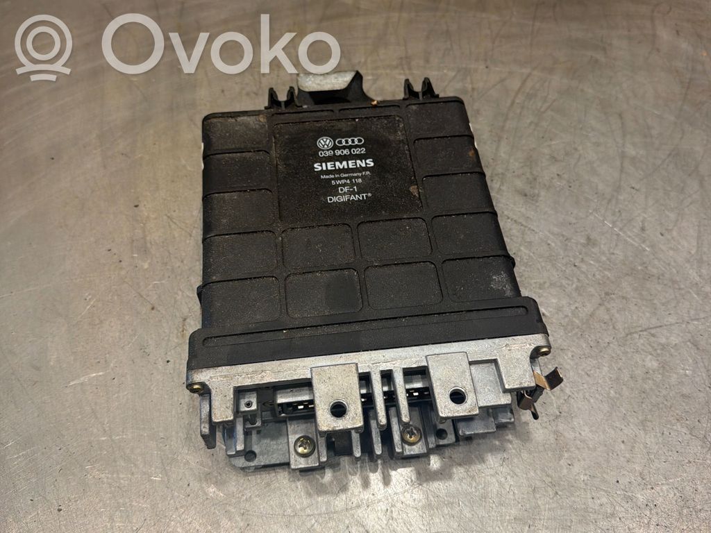 Audi 80 90 S2 B4 Engine control unit/module 
