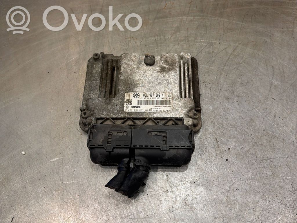 Volkswagen PASSAT B7 Engine control unit/module 
