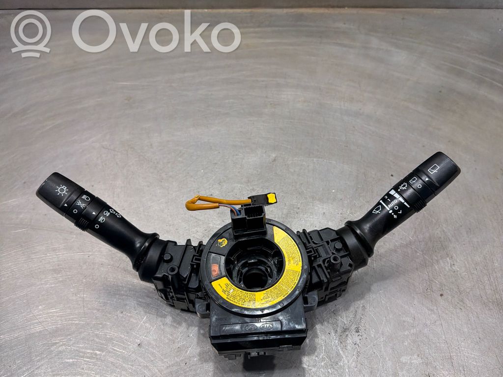 KIA Ceed Commodo, commande essuie-glace/phare 