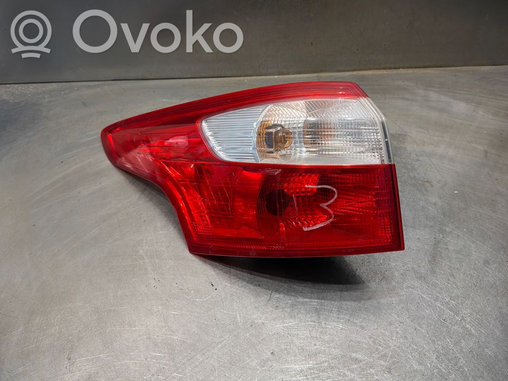 Ford Focus Luz trasera/de freno 