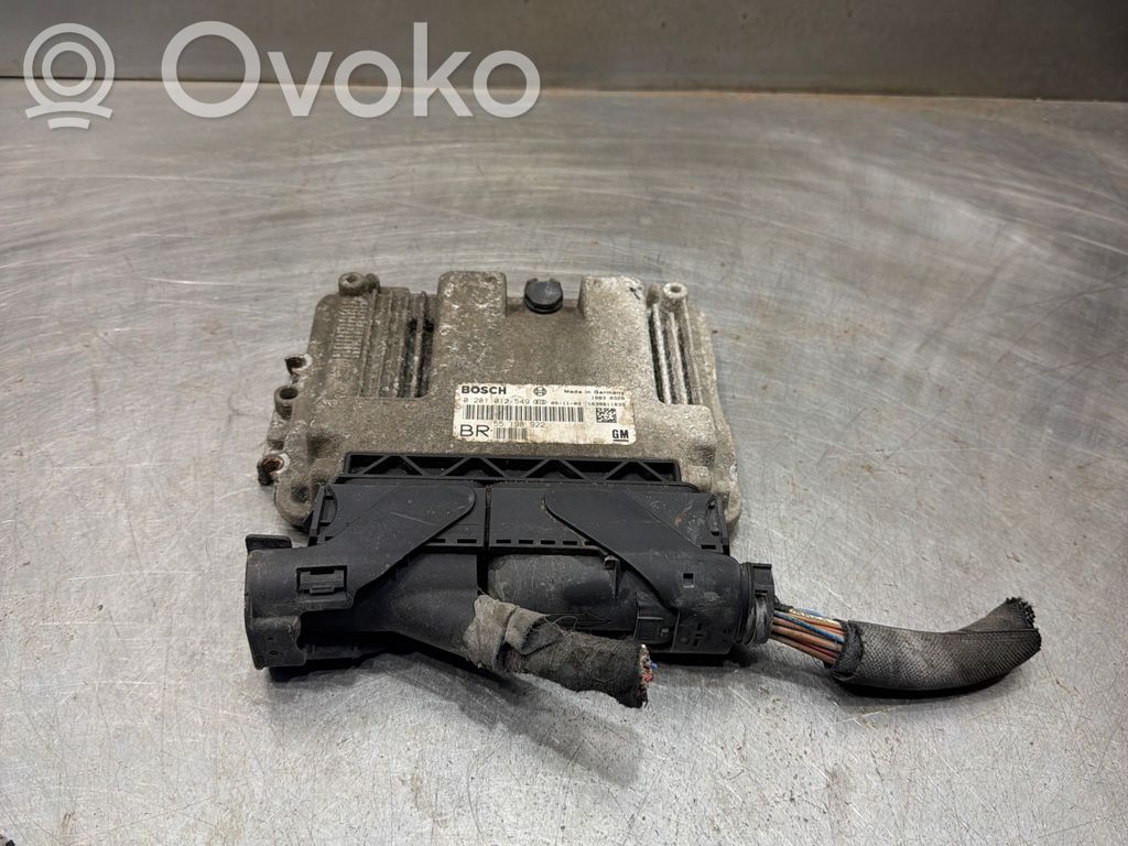 Opel Zafira B Calculateur moteur ECU 