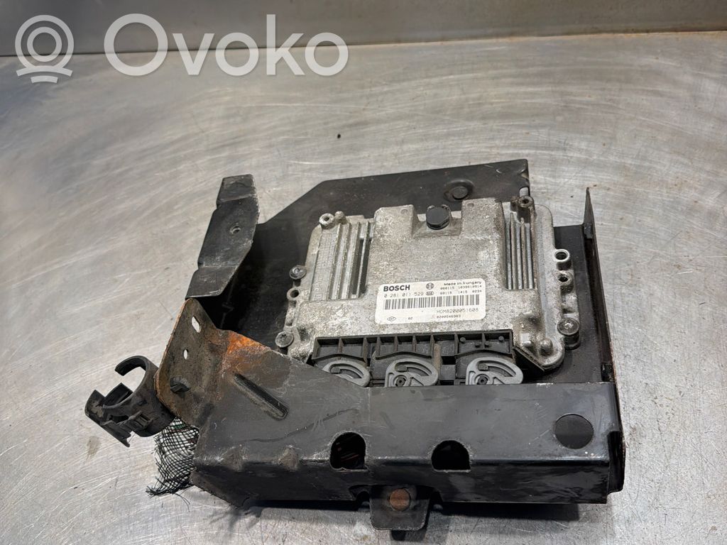 Renault Trafic II (X83) Variklio valdymo blokas 