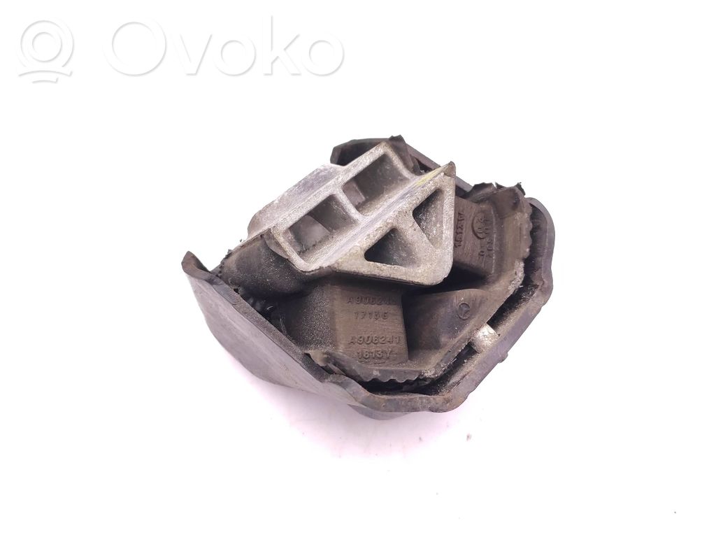 Mercedes-Benz Sprinter W906 Engine mount bracket 