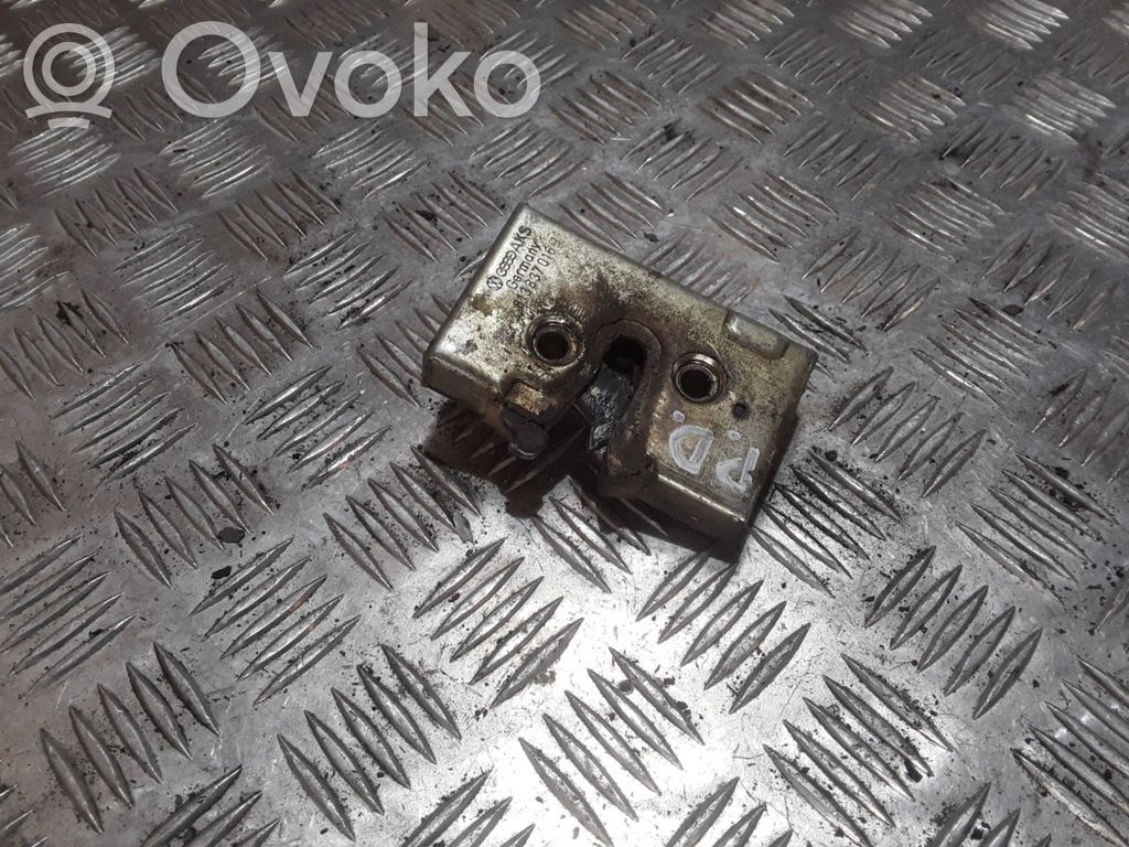 Priekšpusē slēdzene   813837016B