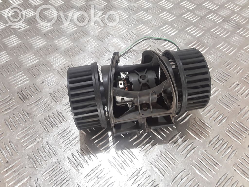 Chrysler Pacifica Mazā radiatora ventilators 