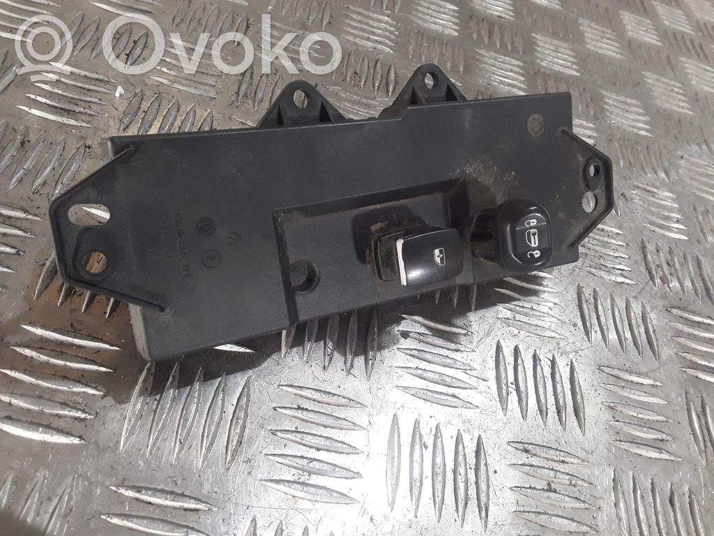 Chrysler Pacifica Electric window control switch 