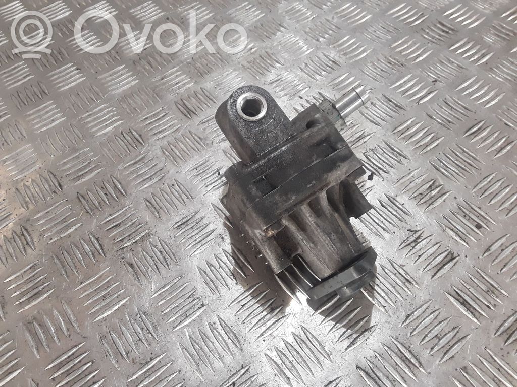 Audi A6 S6 C4 4A Ohjaustehostimen pumppu 