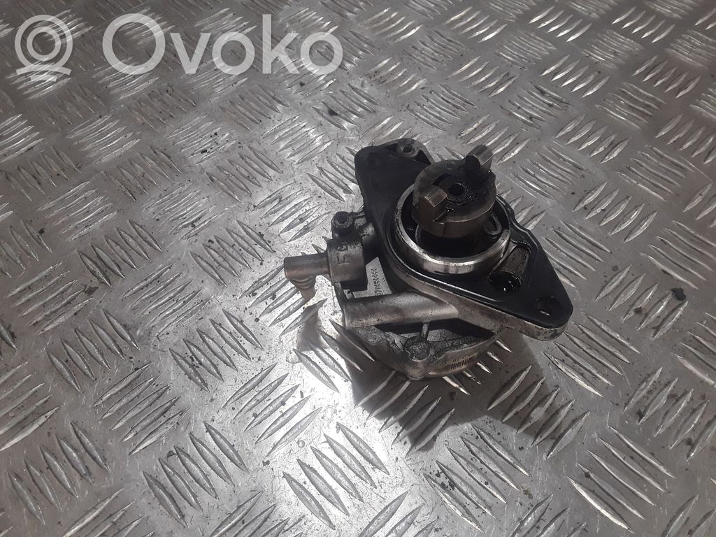 Opel Corsa D Vacuum pump 