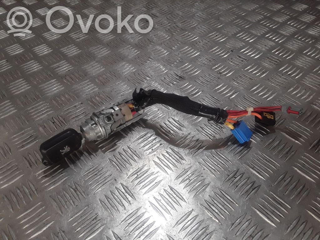 Peugeot 607 Užvedimo spynelė 
