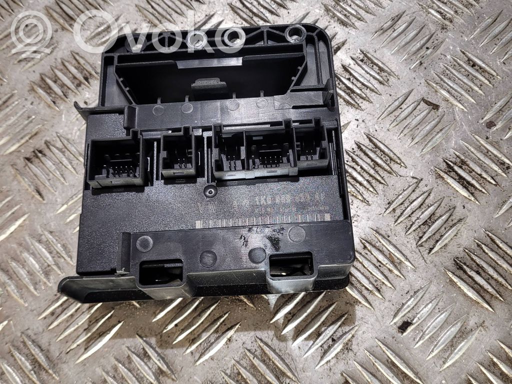 Volkswagen Jetta V Module confort 
