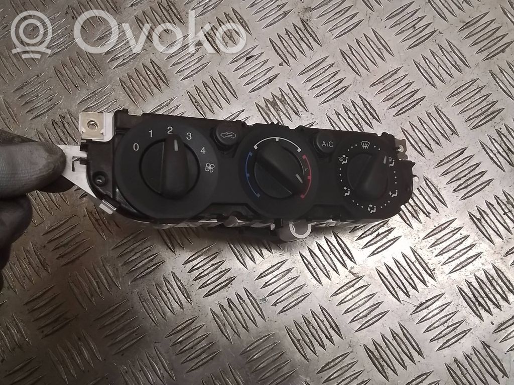 Ford Focus Climate control unit 