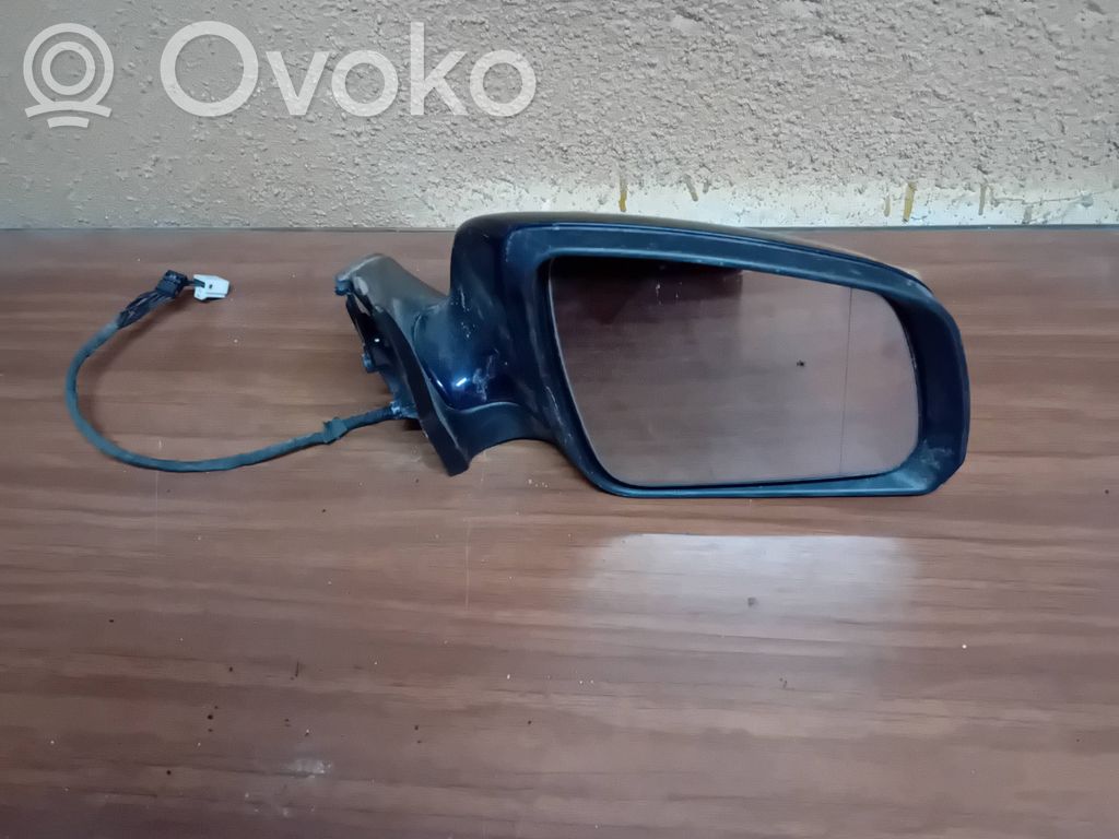 Mercedes-Benz C W204 Elektryczne lusterko boczne drzwi przednich 