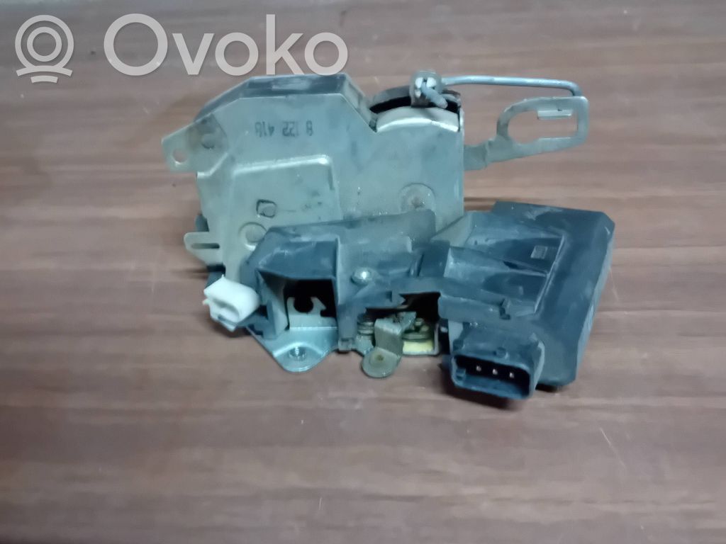 BMW 3 E36 Priekšpusē slēdzene 