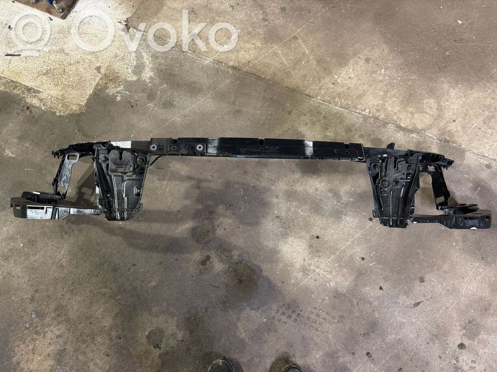 Volvo V60 Radiatorių panelė 