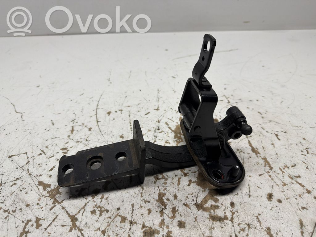 Volvo XC70 Tailgate/trunk/boot hinge 
