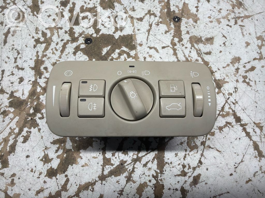 Light switch   30739423,04067303,080930B