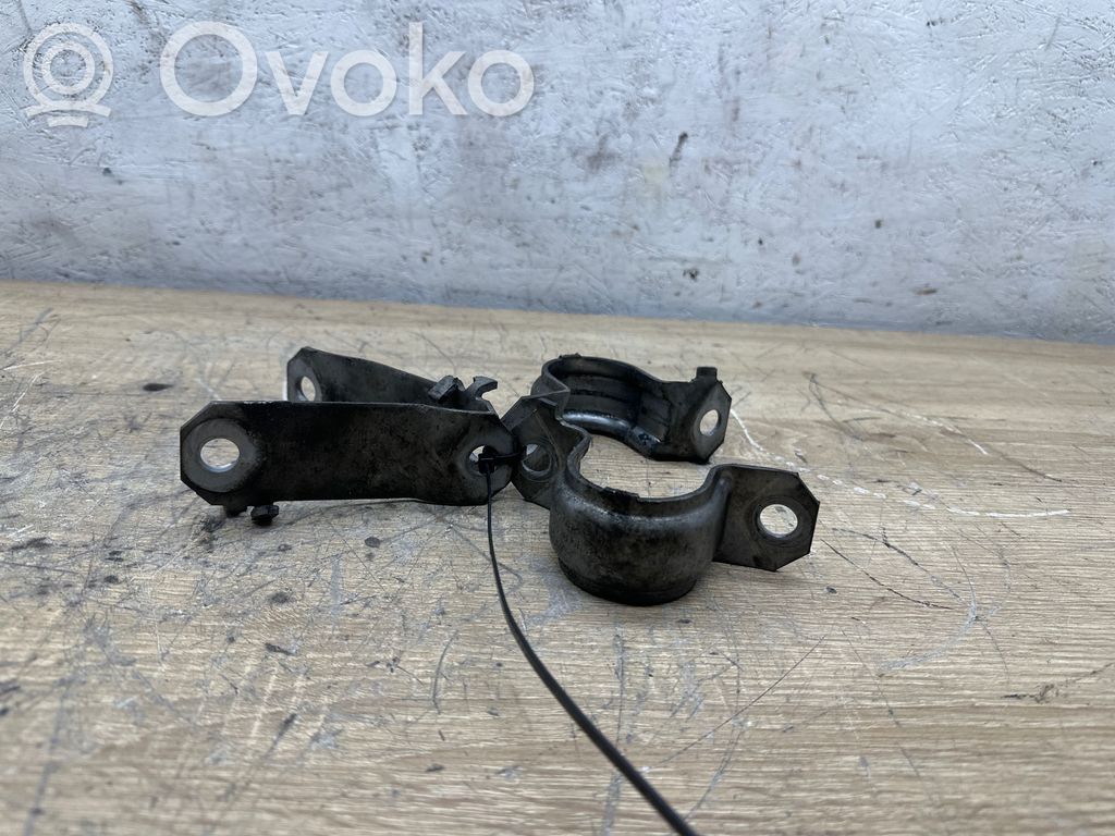 BMW 7 F01 F02 F03 F04 Mocowanie stabilizatora osi przedniej 