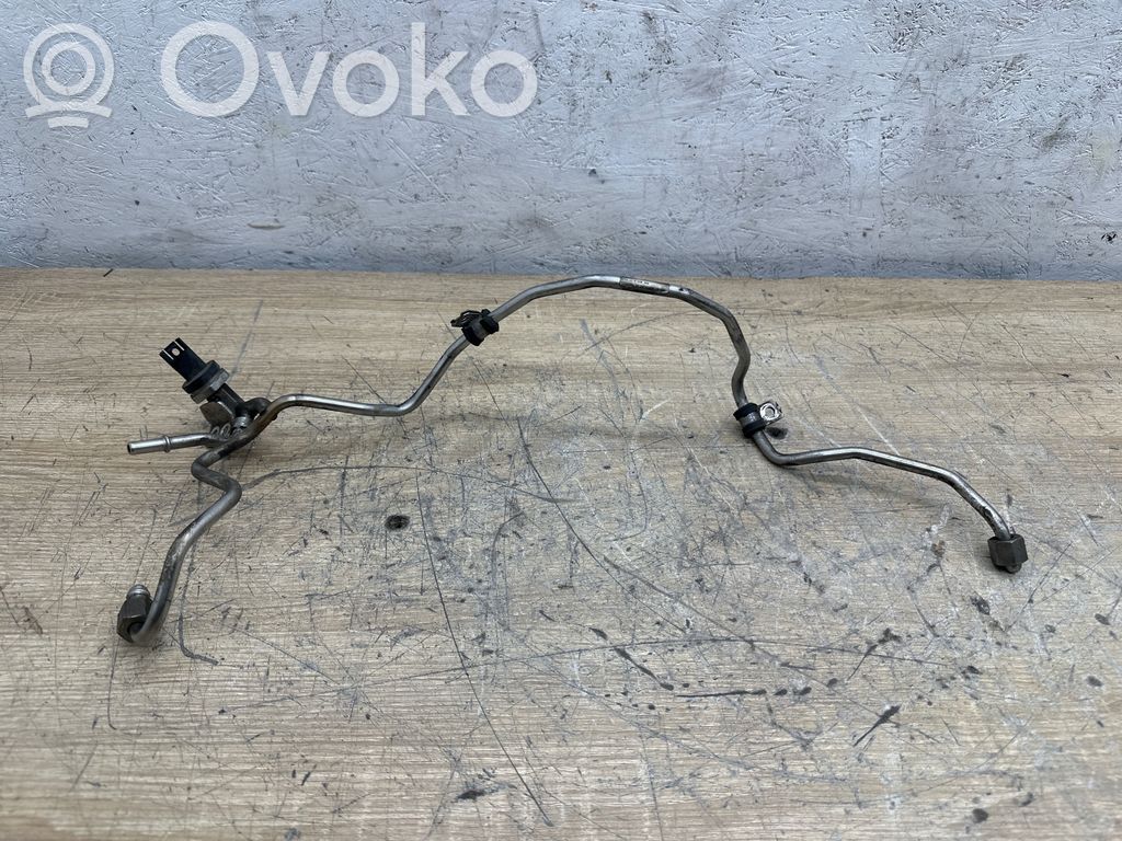 BMW 7 F01 F02 F03 F04 Fuel line pipe 