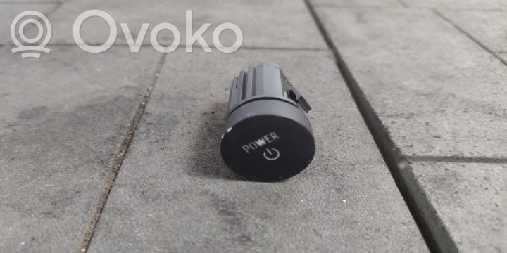 Renault Megane E-Tech Moottorin start-stop-painike/kytkin 