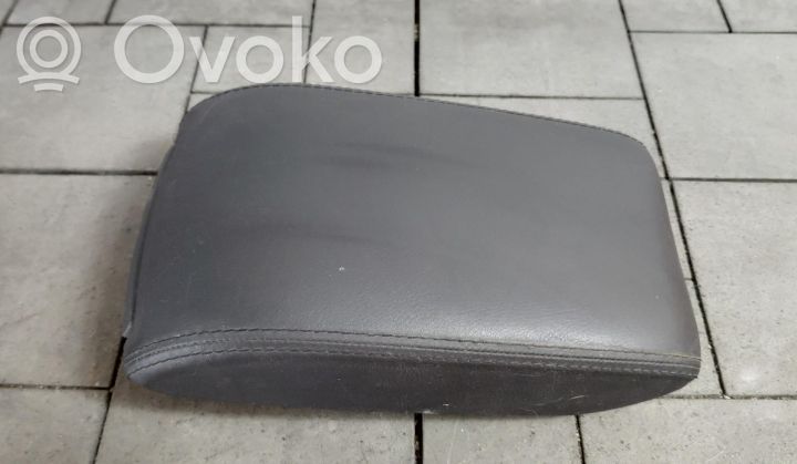 Mazda 6 Reposabrazos 