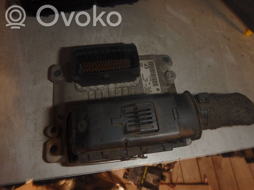 Opel Zafira A Engine control unit/module 