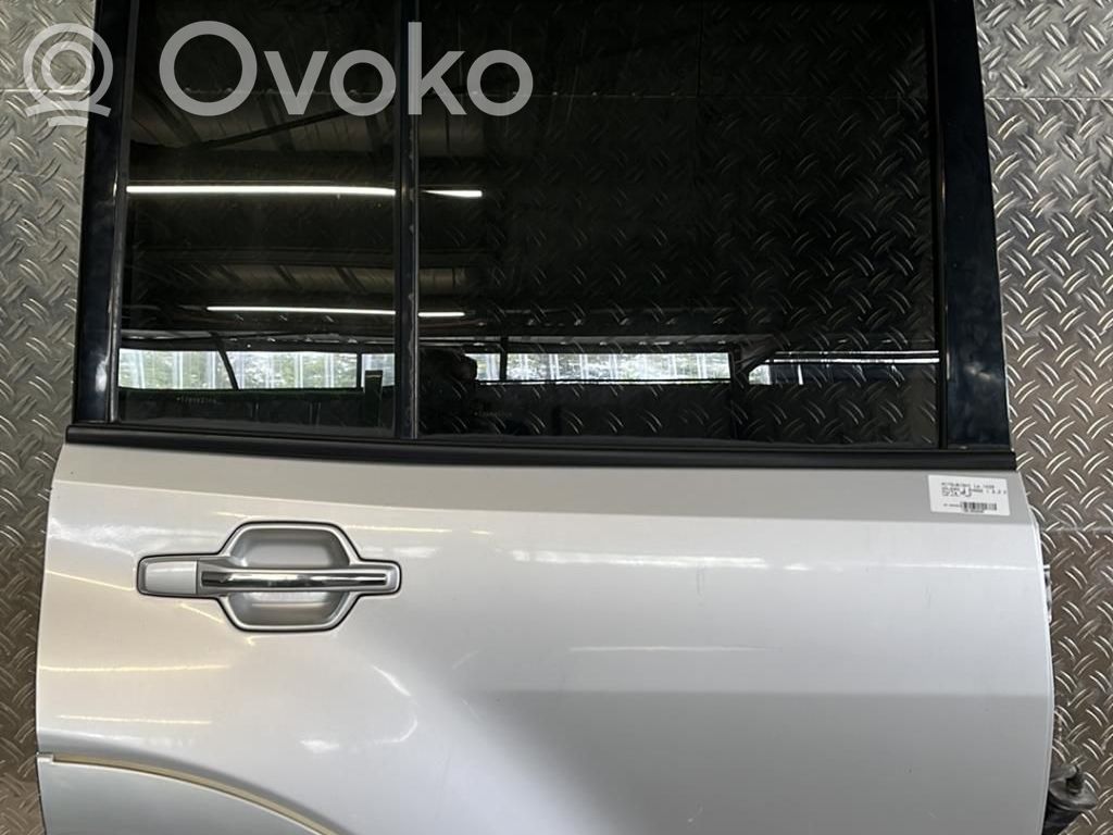 Mitsubishi Pajero Puerta trasera 