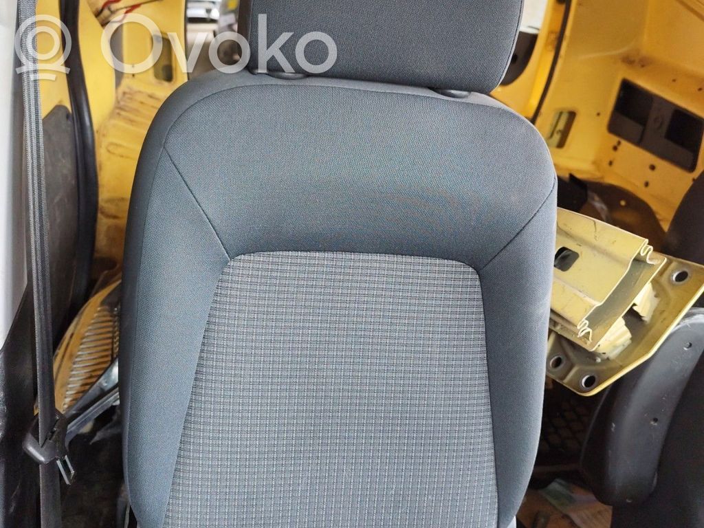 Citroen Nemo Etumatkustajan istuin 