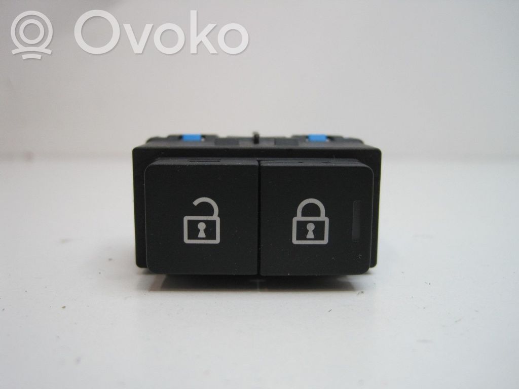 Konsola środkowa / Panel sterowania   M8A214017BA