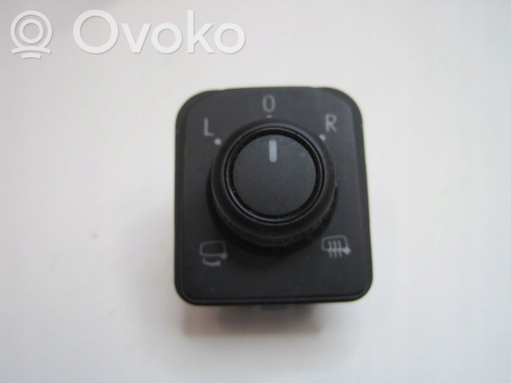 Volkswagen Transporter - Caravelle T1 Central console control unit 