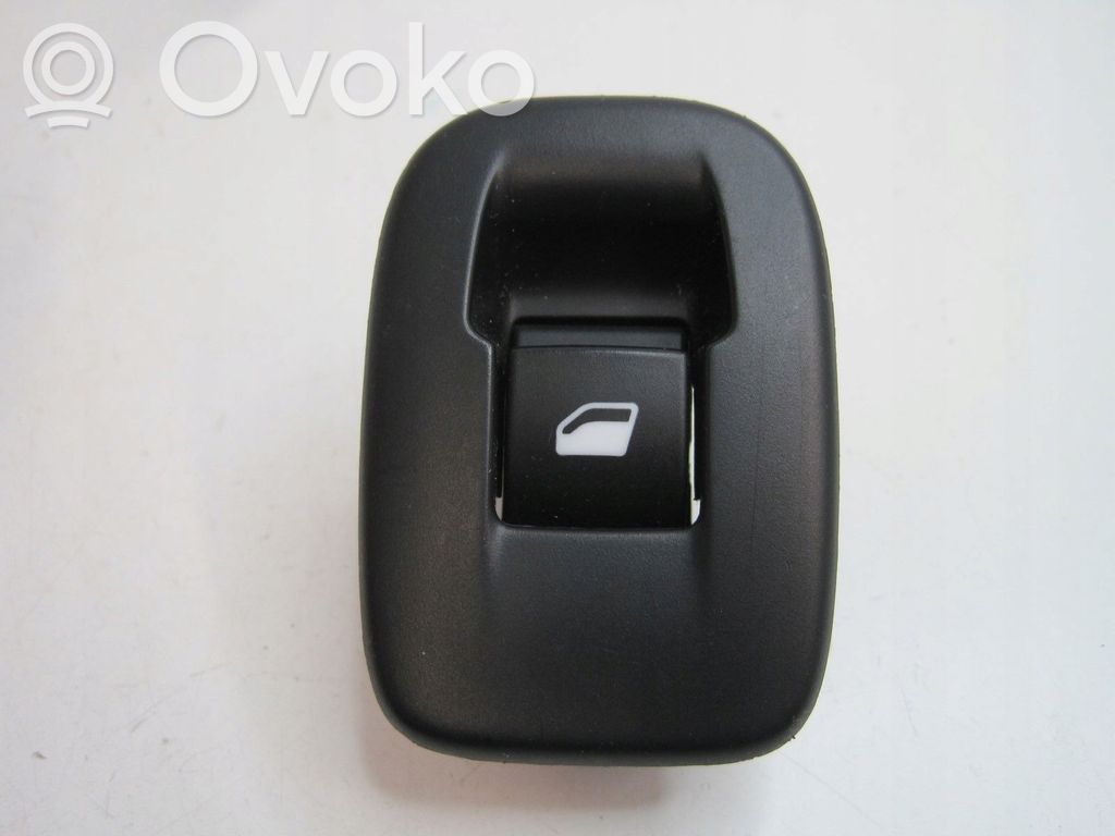 Peugeot 2008 II Central console control unit 