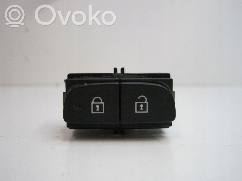 Volvo XC40 Central console control unit 