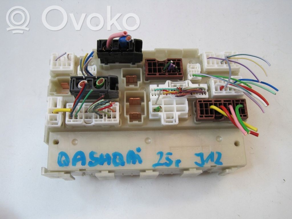 Nissan Qashqai Skrzynka bezpieczników / Komplet 