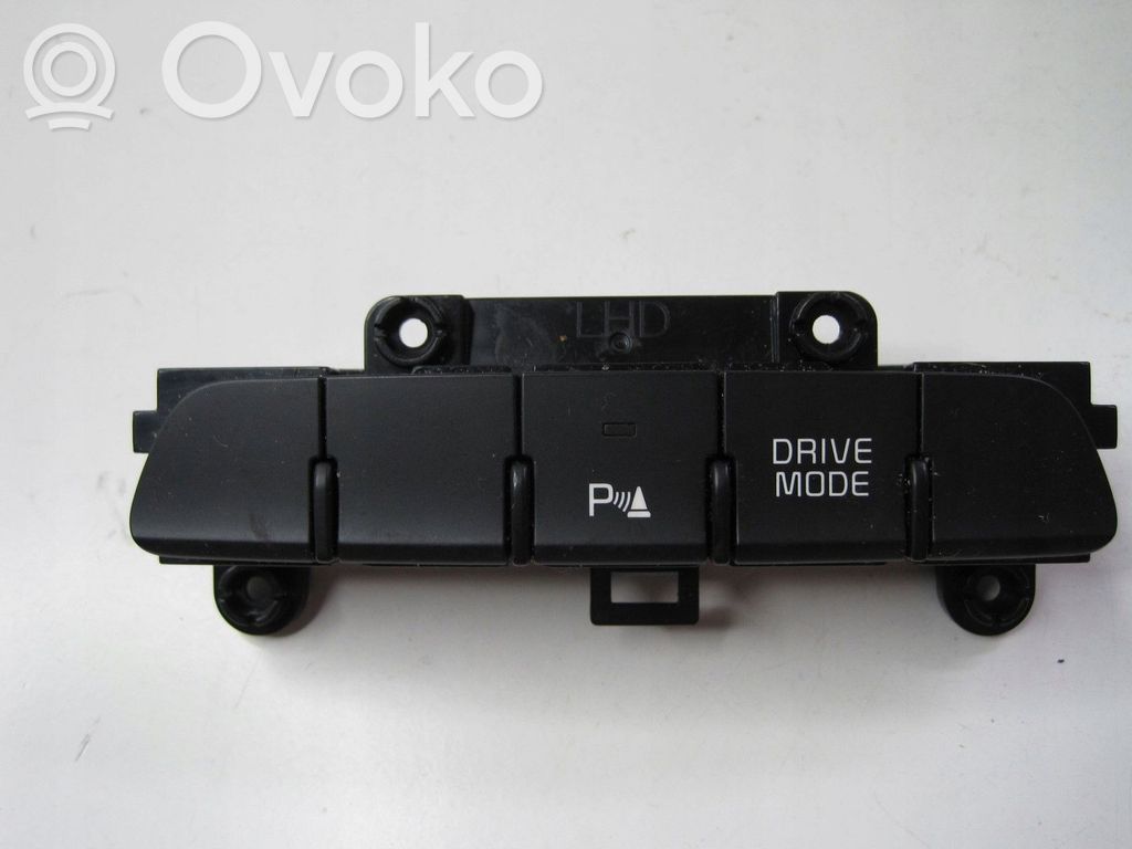 KIA Stonic Central console control unit 