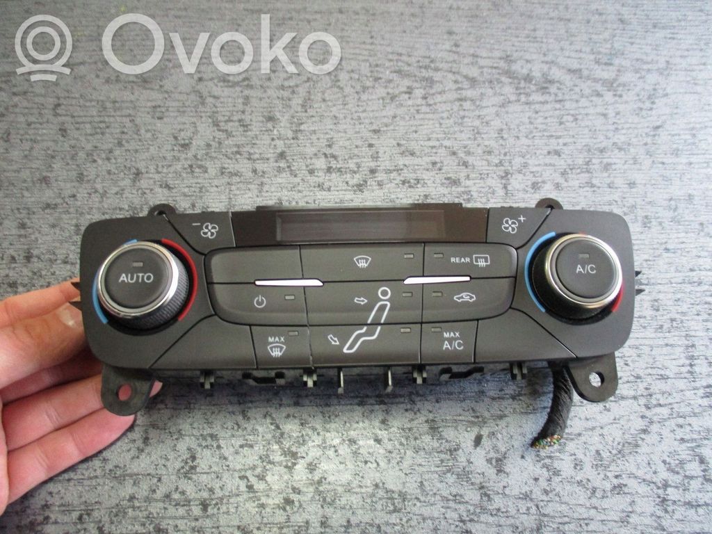 Ford Focus Central console control unit 