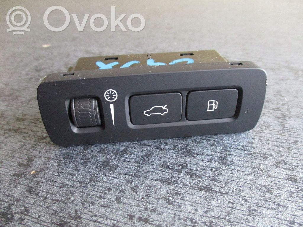 Volvo XC90 Other engine bay part 