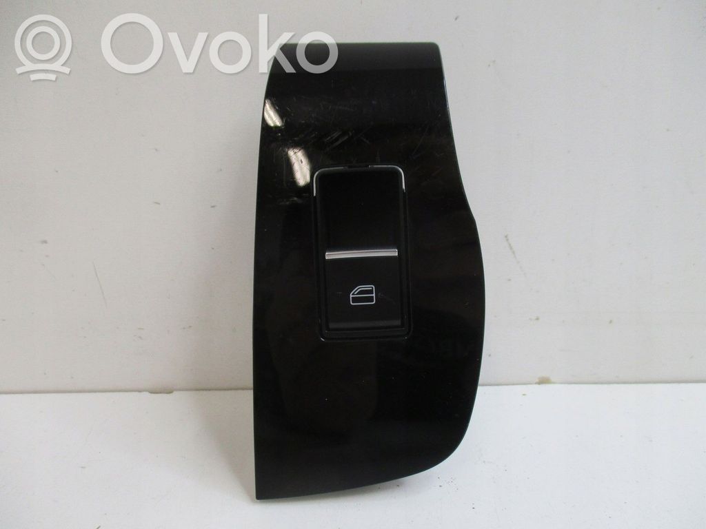 Mazda 3 Central console control unit 