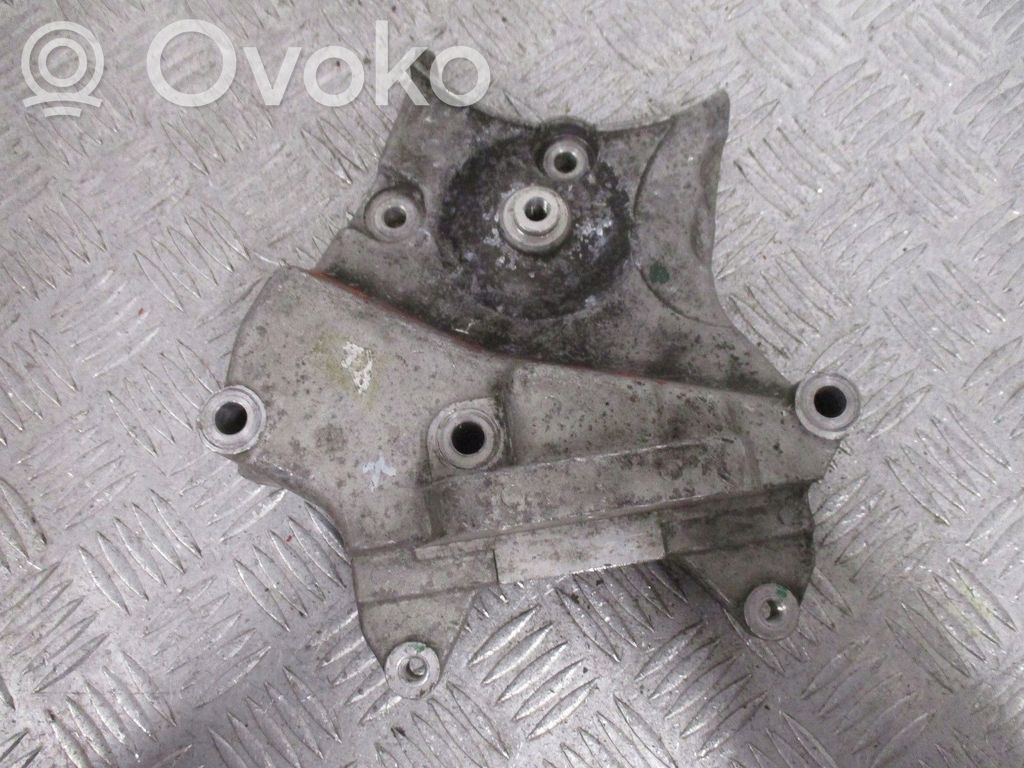 Opel Zafira B Engine mount bracket 