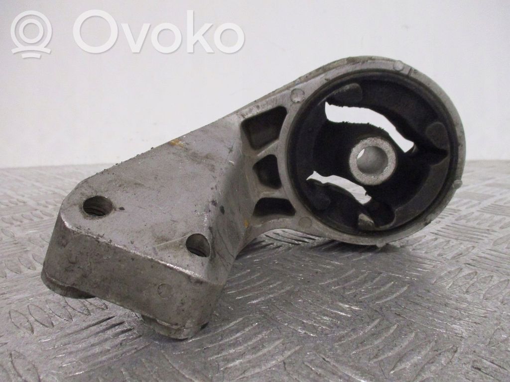 Chevrolet Captiva Engine mount bracket 